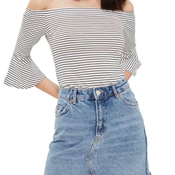 Topshop PETITE Tops - TopShop petite off the shoulder top. EUC!